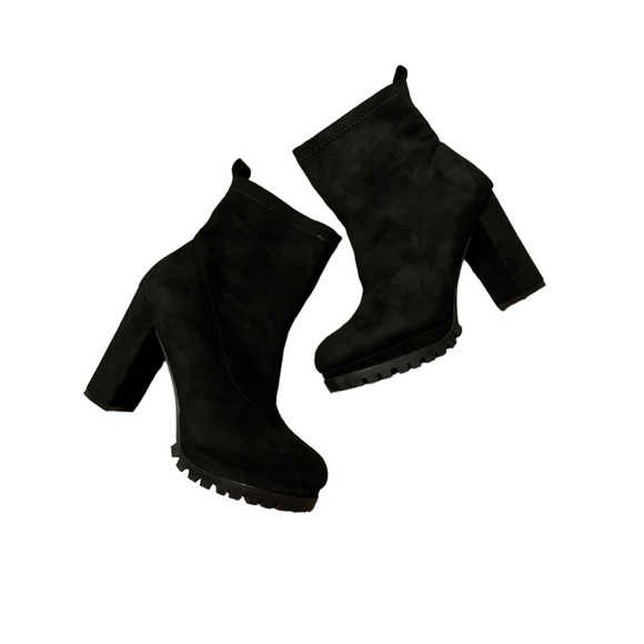 NIB Top Moda 8-1/2 platform faux suede bootie - Picture 2 of 6